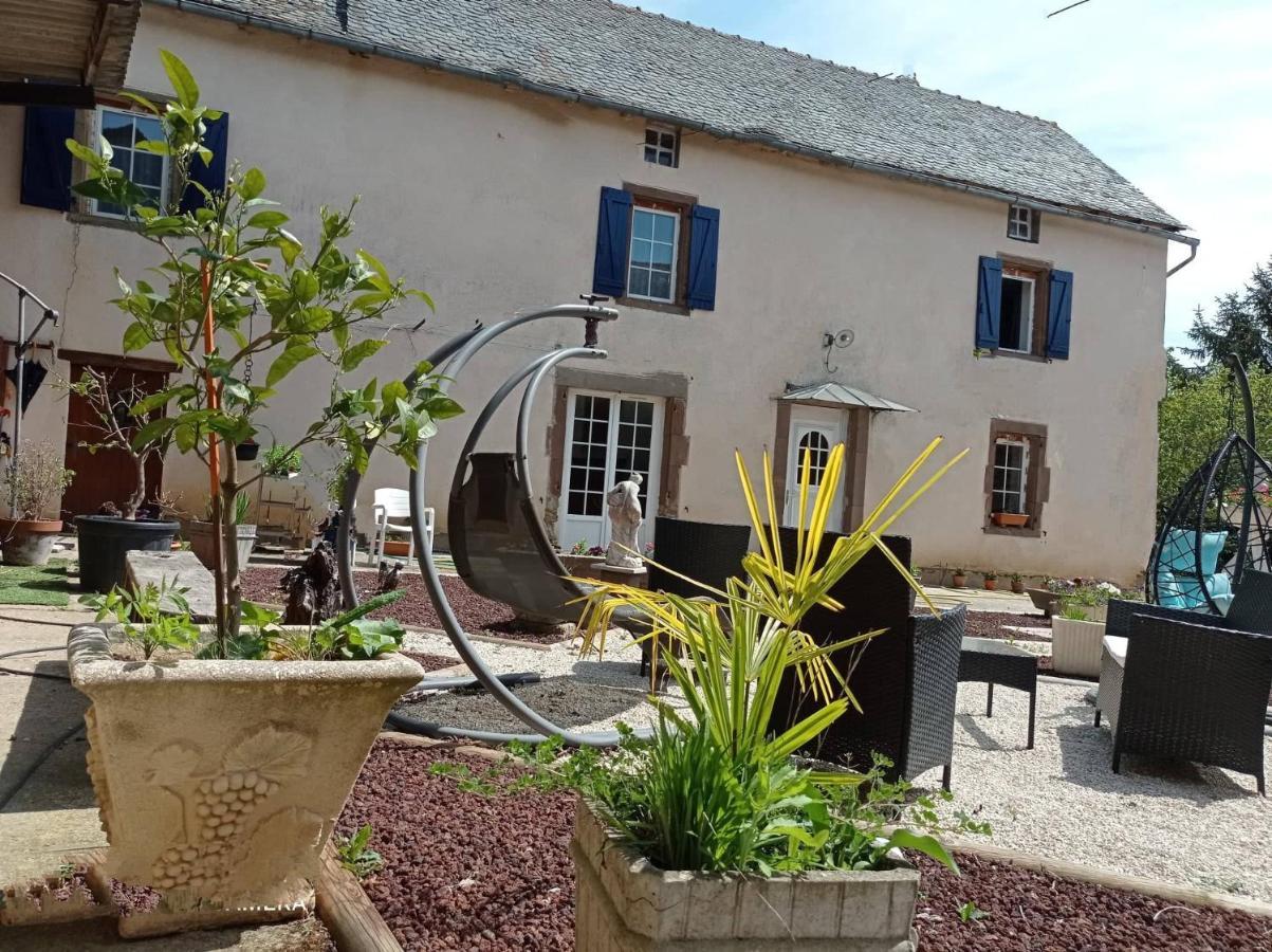 La Douce Parenthese B&B Entre Bois Et Champs 3 Chambres-Accueil Motards Montirat  Exterior foto